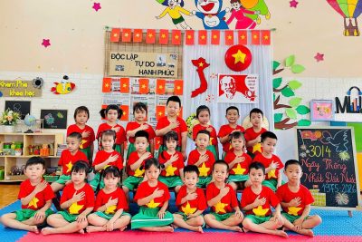 Các bé tham gia các hoạt động chào mừng ngày Giải phóng miền Nam 30/4
