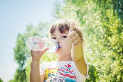 UỐNG NƯỚC ĐÚNG CÁCH – PHÒNG NGỪA BỆNH MÙA HÈ